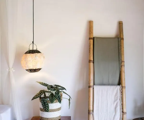 Kayu Mama And 4* Uluwatu (Bali)
